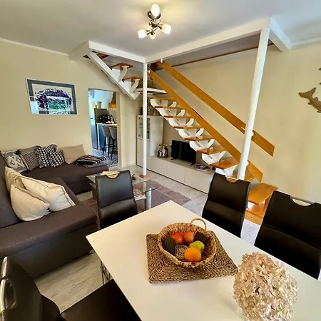 Evelyn Apartament *
